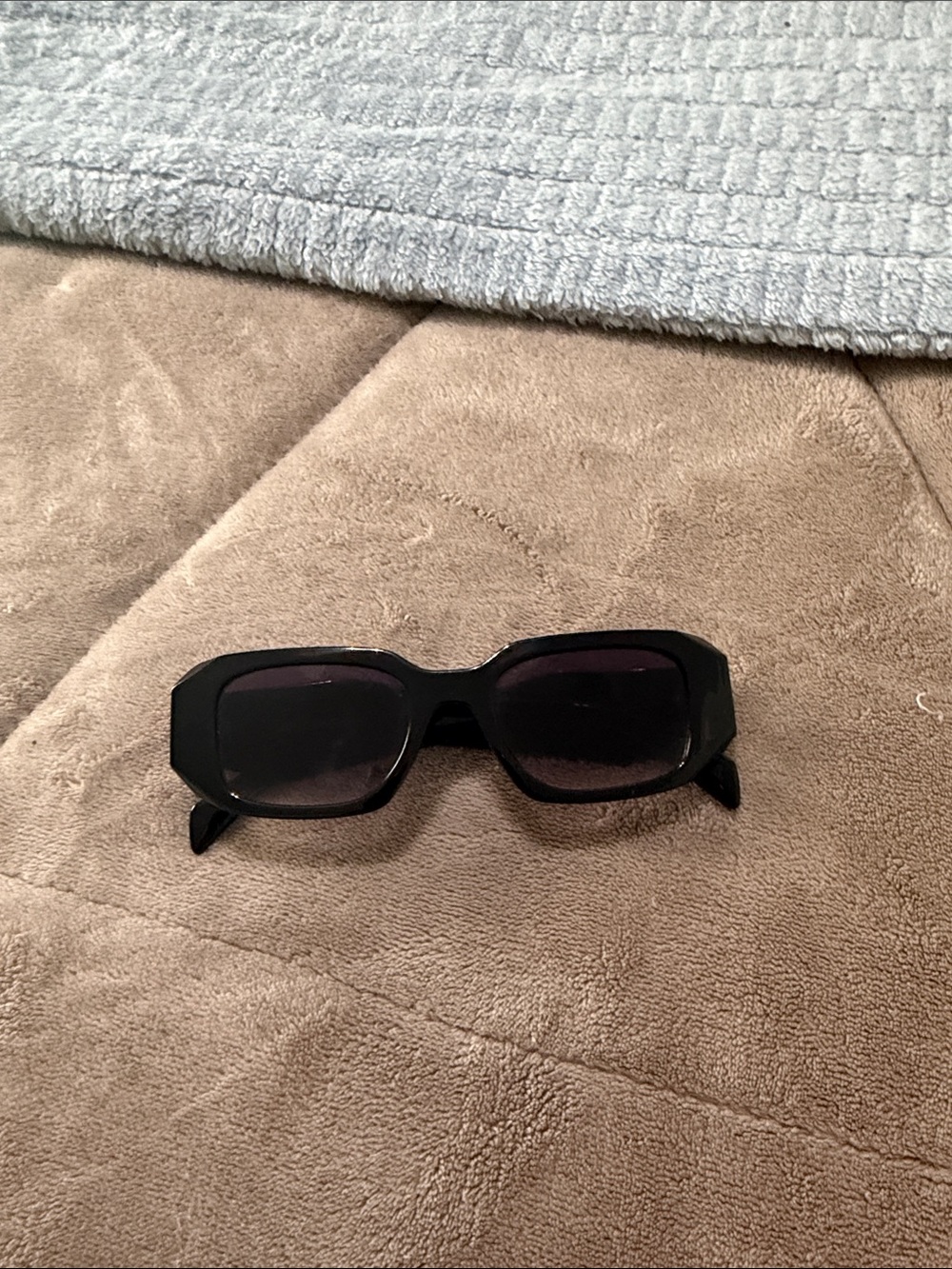 Classic Black Rectangular Women's Sunglasses